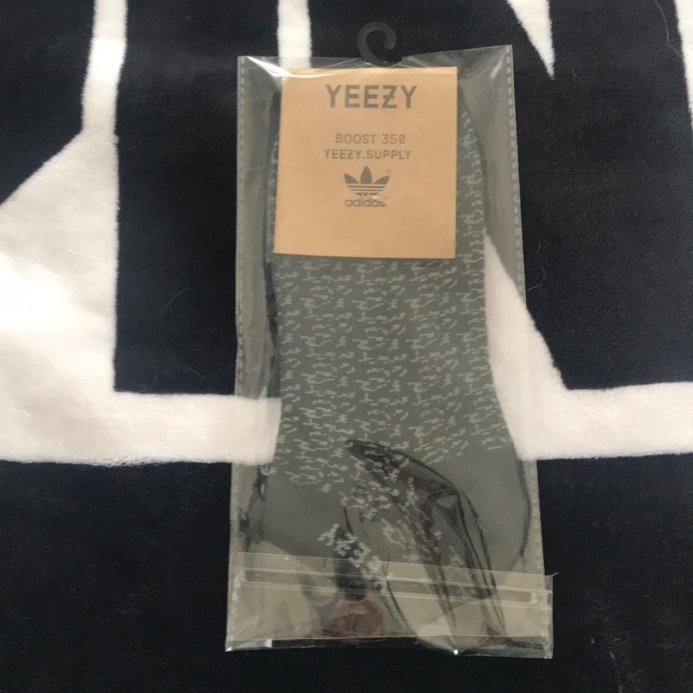 NWT boost 350 yeezy supply socks